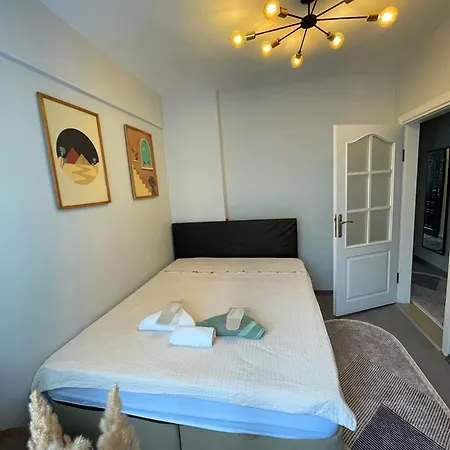 Location Renovated House In Besiktas Bazaar Apartment